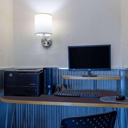 Travelodge by Wyndham Livingston Eksteriør bilde