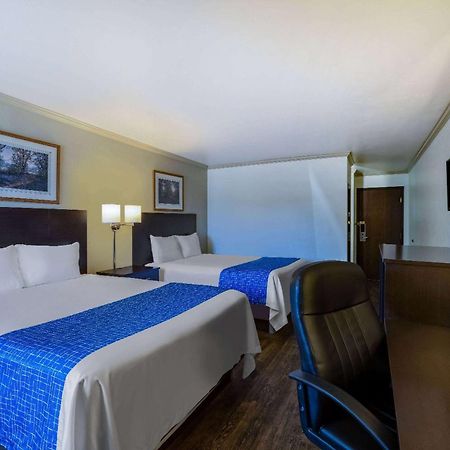 Travelodge by Wyndham Livingston Eksteriør bilde