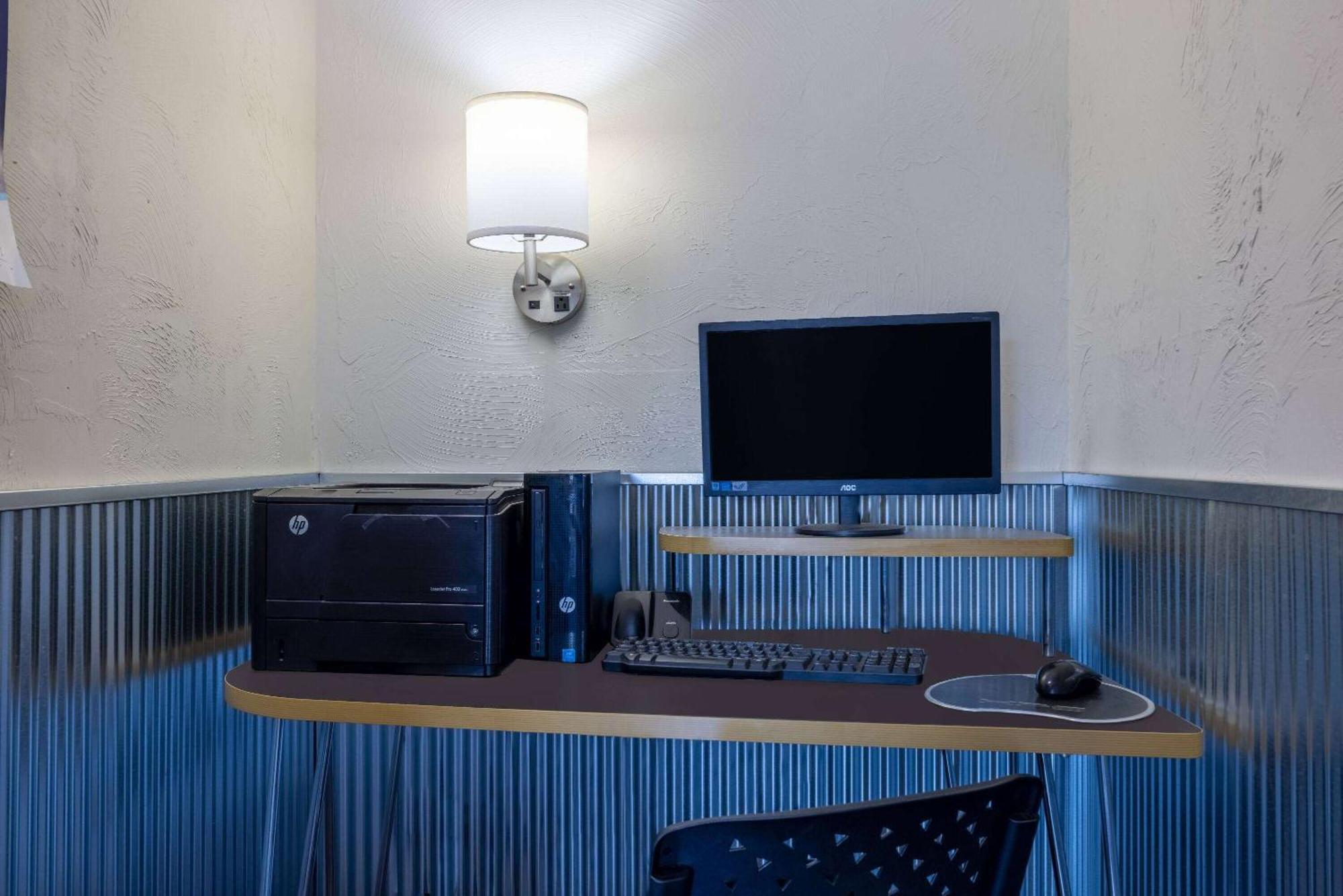Travelodge by Wyndham Livingston Eksteriør bilde