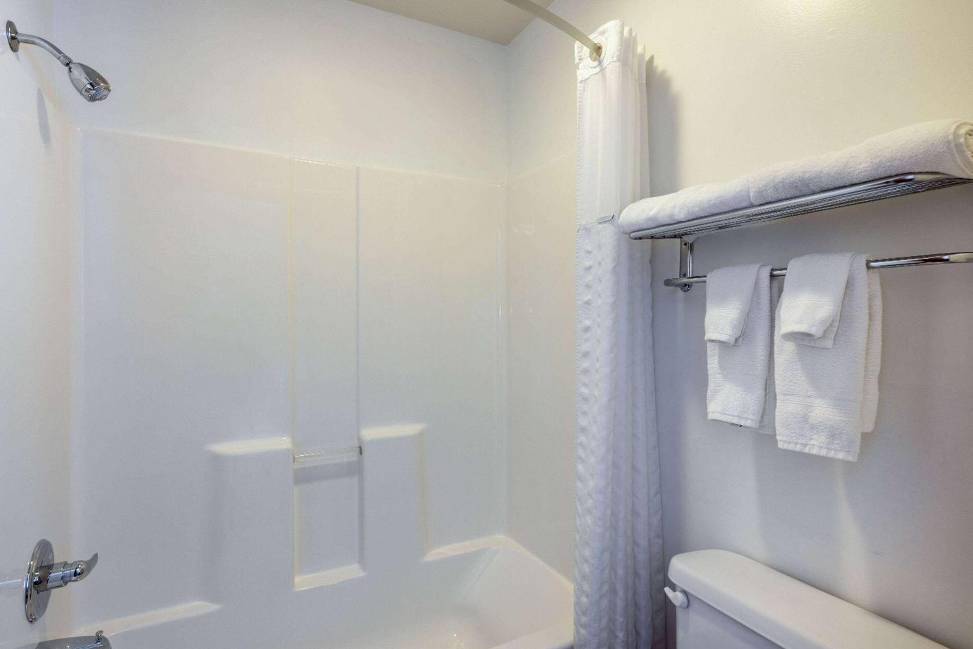Travelodge by Wyndham Livingston Eksteriør bilde