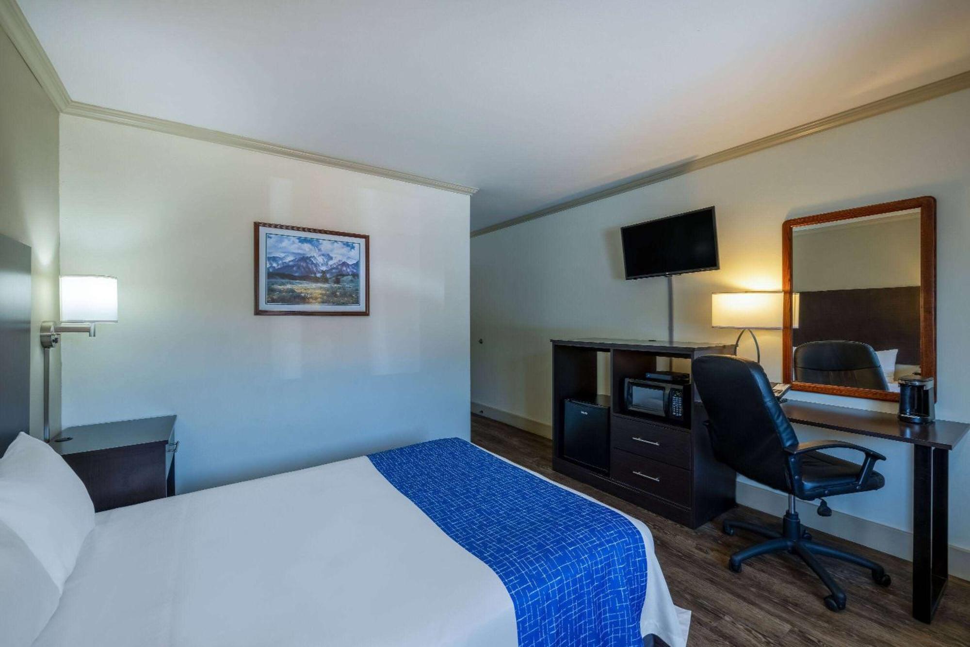 Travelodge by Wyndham Livingston Eksteriør bilde